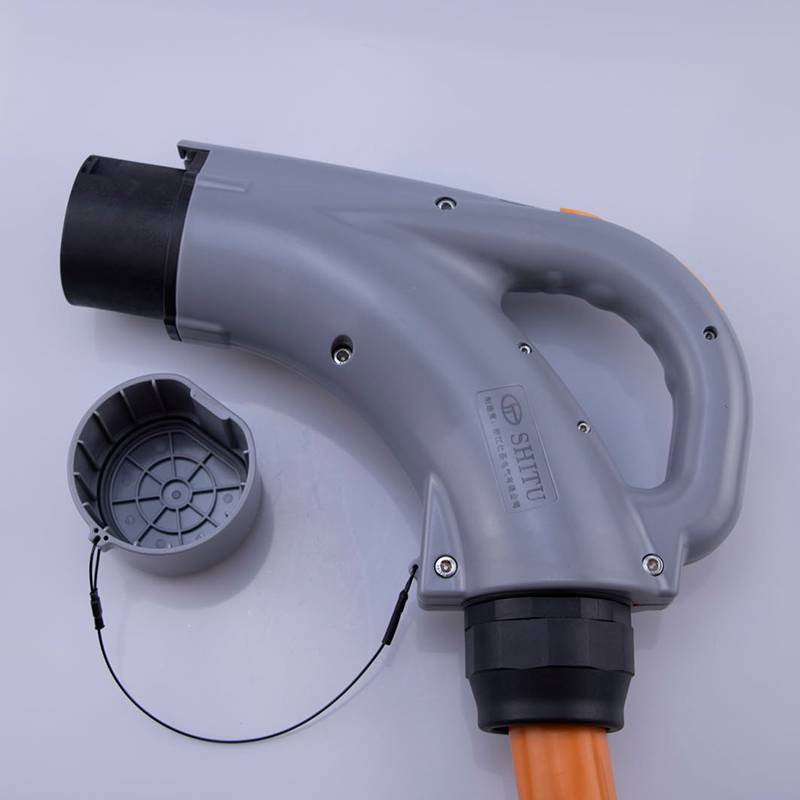 Fast charging DC charging gun for electric vehicle